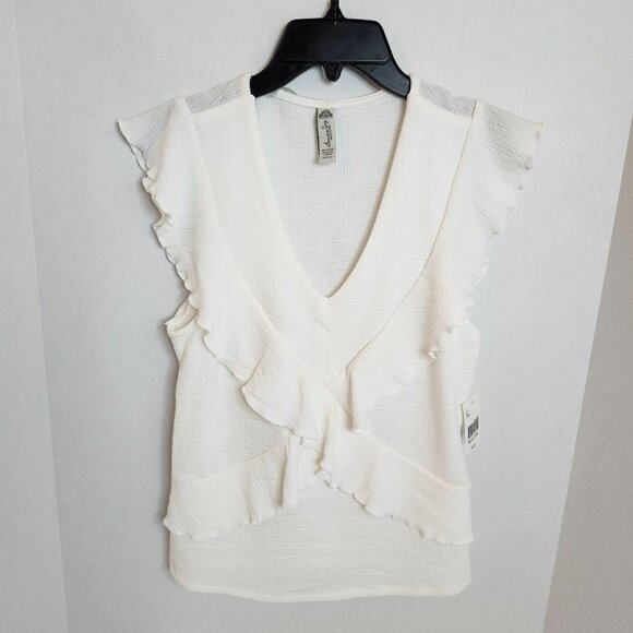 NWT American Rag Top Size Medium White Egret Ruffle V-Neck Sleeveless - Picture 5 of 9